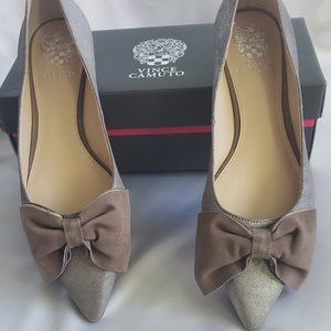Vince Camuto Pindia Women's Bow Flats - 10 M
